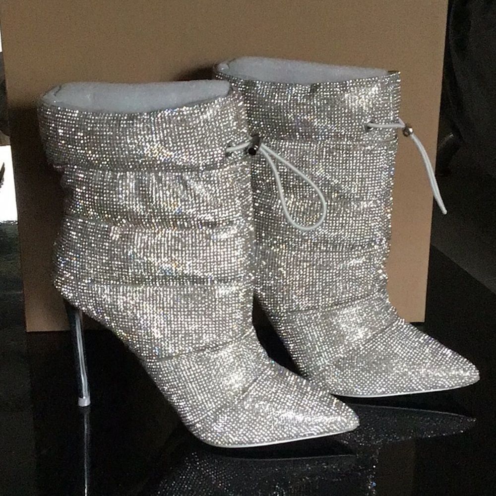 NWT Steve Madden Rhinestone crystal pointed toe 6‎